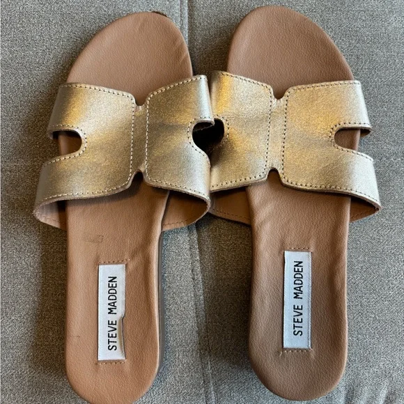 Steve Madden Gold Sandals with Metallic Straps - Picture 1 of 3